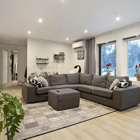 Вилла Luxury Lakeside By Lapland Host Рованиеми